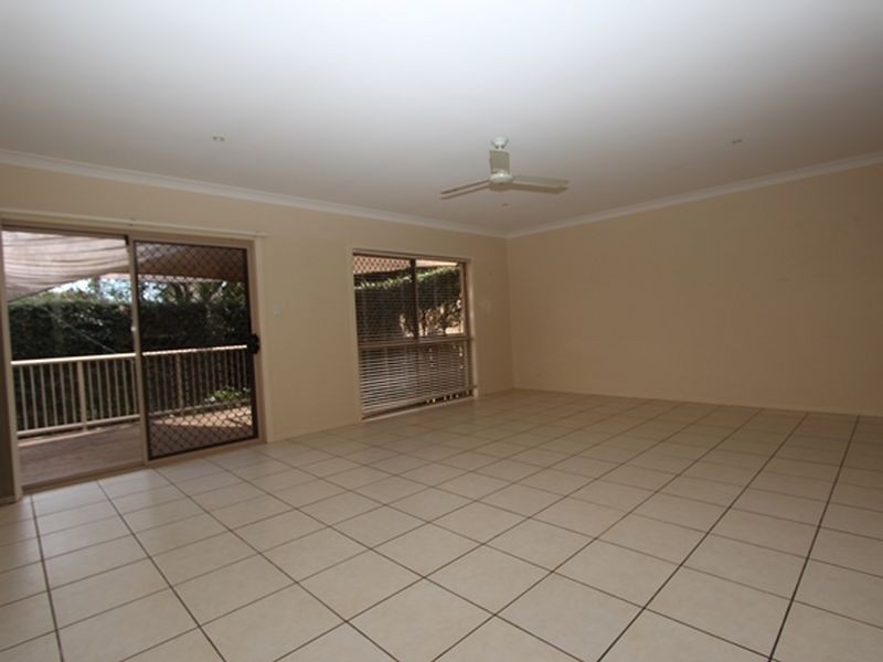 2/52 Bayview Street, Runaway Bay QLD 4216