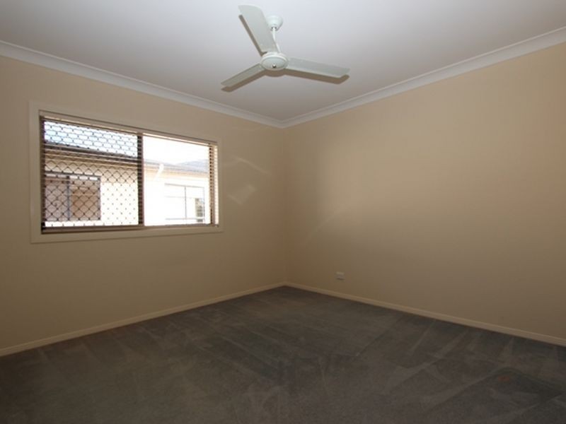 2/52 Bayview Street, Runaway Bay QLD 4216