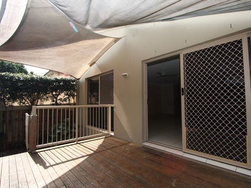 2/52 Bayview Street, Runaway Bay QLD 4216