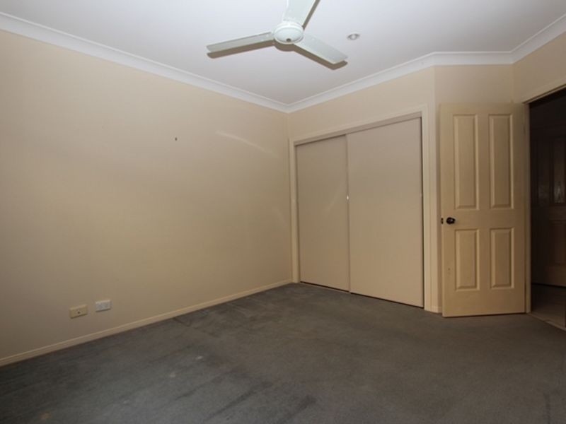 2/52 Bayview Street, Runaway Bay QLD 4216