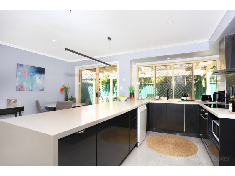 6/427 Oxley Drive, Runaway Bay QLD 4216