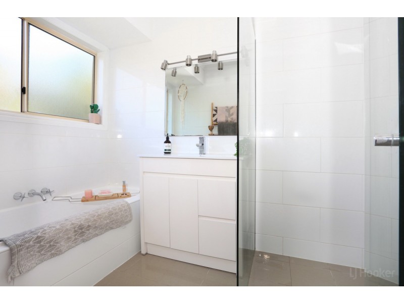 6/427 Oxley Drive, Runaway Bay QLD 4216