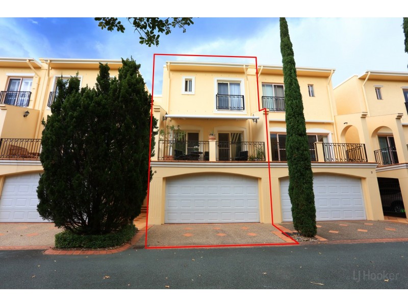 6/14 Pendraat Parade, Hope Island QLD 4212