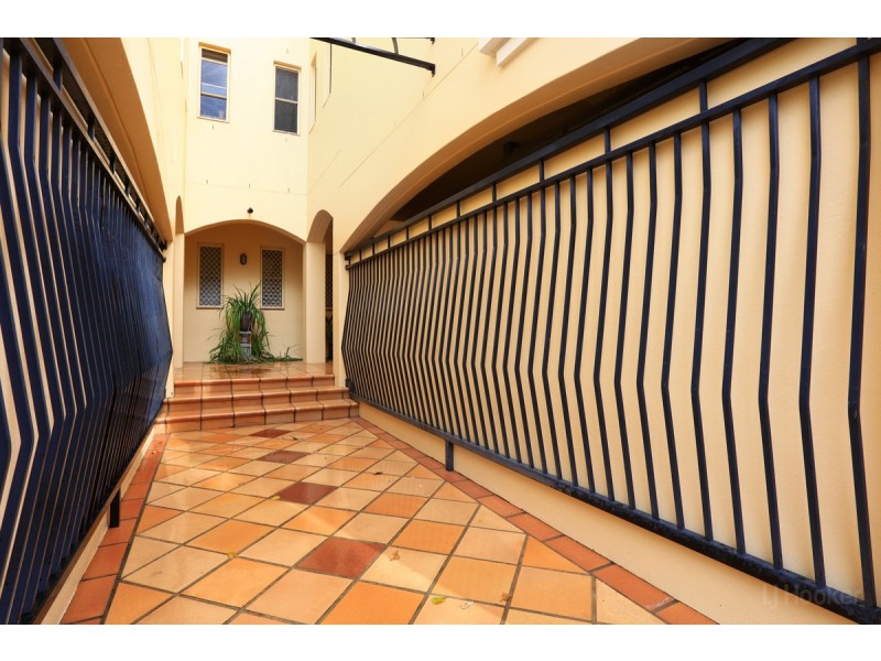 6/14 Pendraat Parade, Hope Island QLD 4212