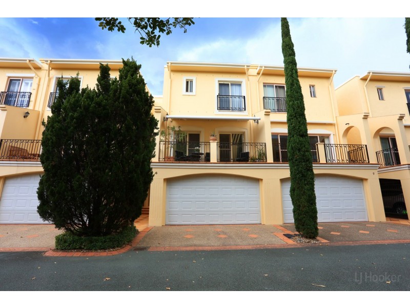 6/14 Pendraat Parade, Hope Island QLD 4212