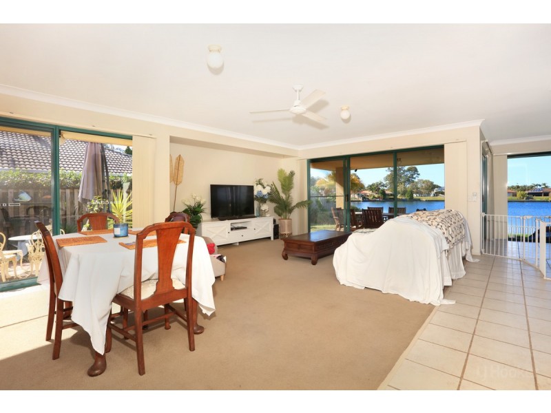 70 Burrendong Road, Coombabah QLD 4216