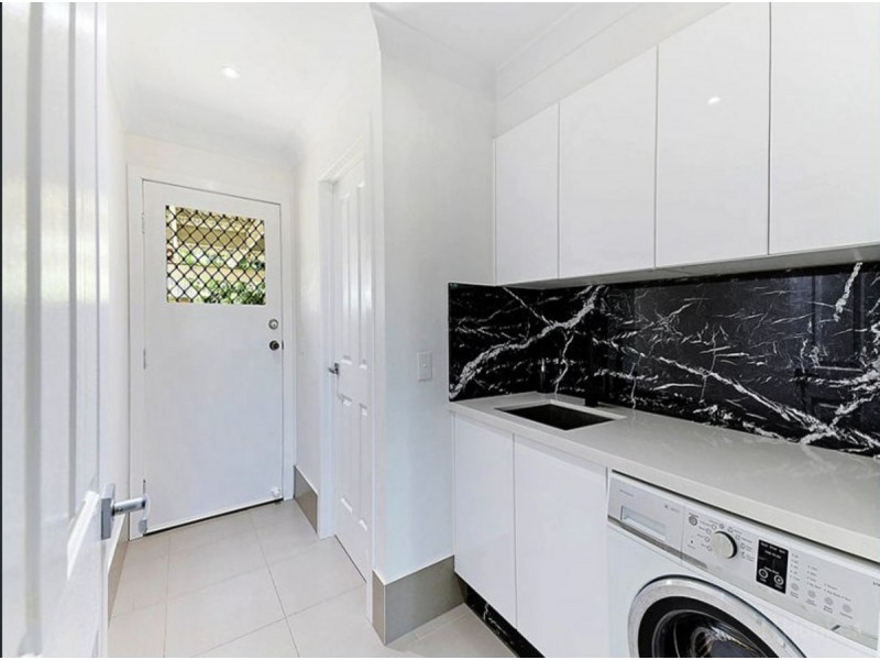 2/3 Brady Drive, Coombabah QLD 4216