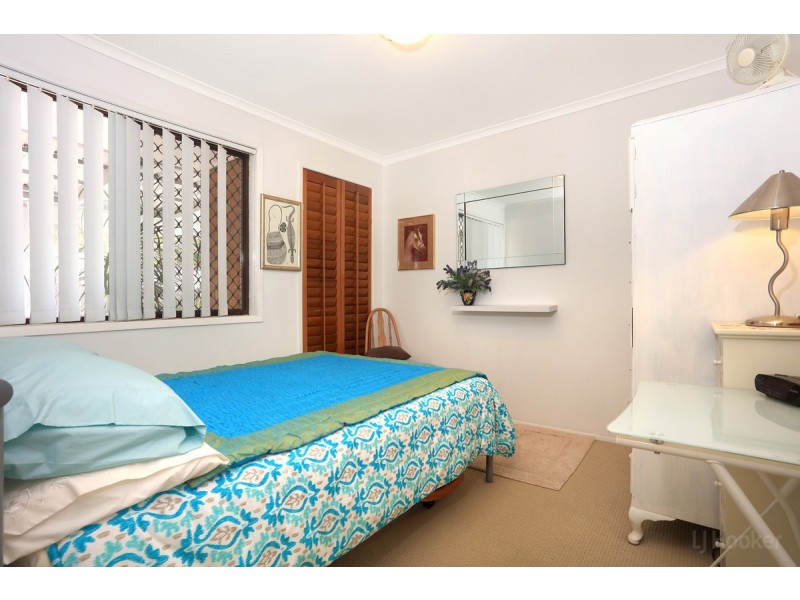 2/49 Morinda Way, Labrador QLD 4215