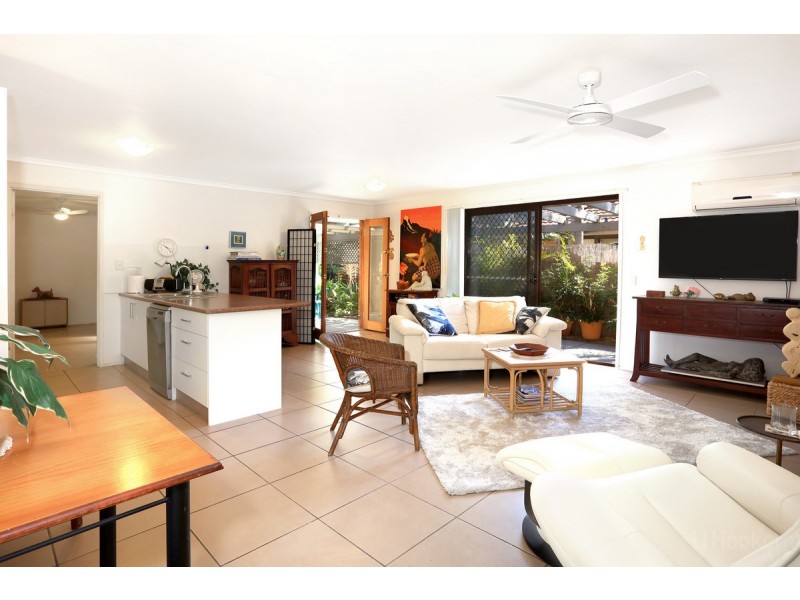 2/49 Morinda Way, Labrador QLD 4215