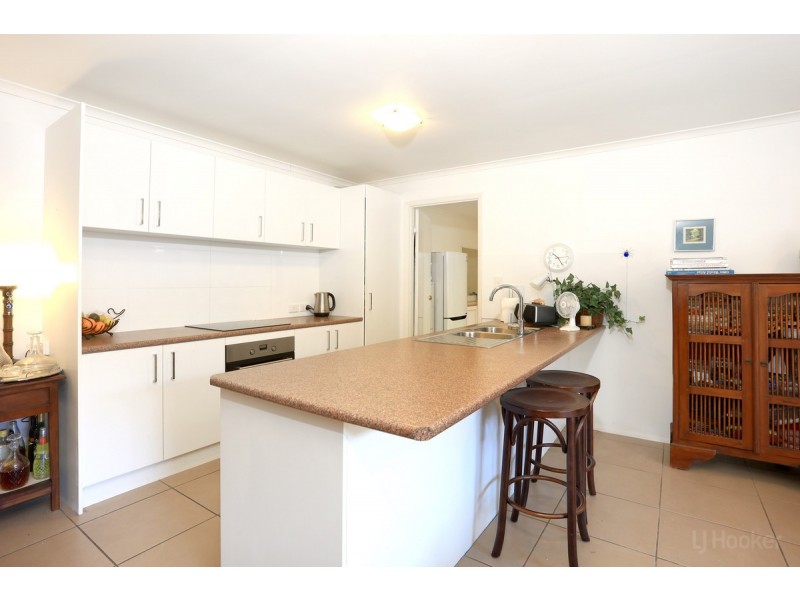 2/49 Morinda Way, Labrador QLD 4215