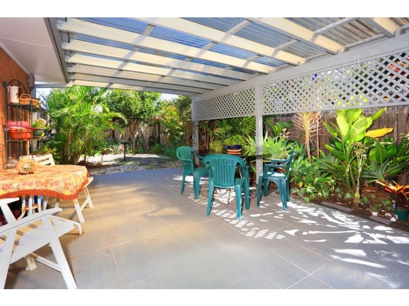 2/49 Morinda Way, Labrador QLD 4215