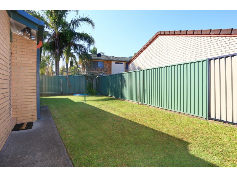 2/23 Crystal Reef Drive, Coombabah QLD 4216