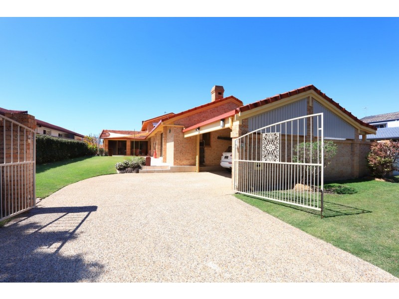 116 Tallebudgera Drive, Palm Beach QLD 4221