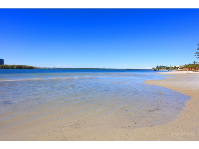 1/28 Errol Avenue, Paradise Point QLD 4216