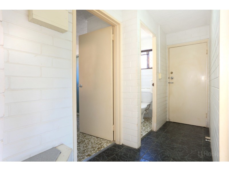 1/28 Errol Avenue, Paradise Point QLD 4216