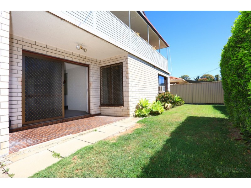 1/28 Errol Avenue, Paradise Point QLD 4216