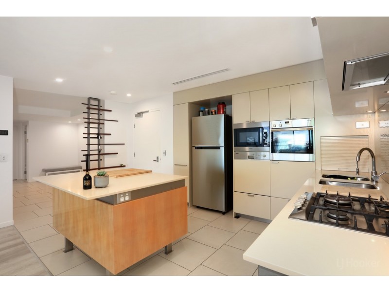 2308/2 Ephraim Island Parade, Paradise Point QLD 4216