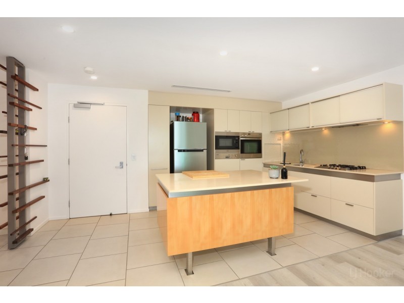 2308/2 Ephraim Island Parade, Paradise Point QLD 4216