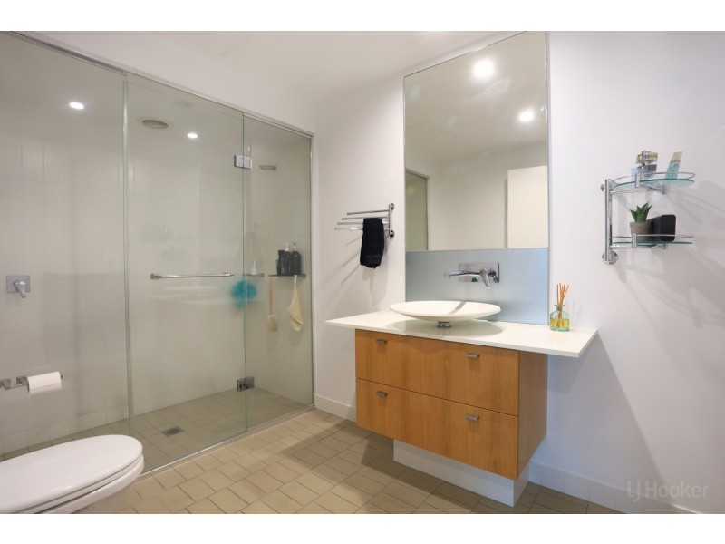 2308/2 Ephraim Island Parade, Paradise Point QLD 4216