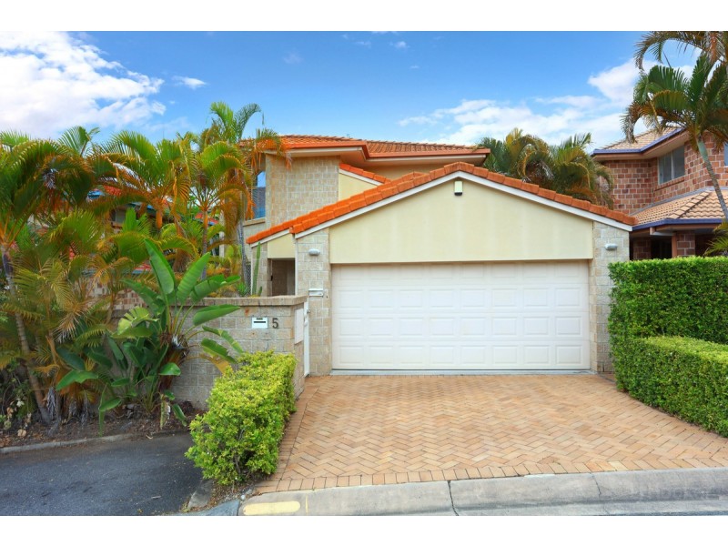 5 Sage Court, Runaway Bay QLD 4216