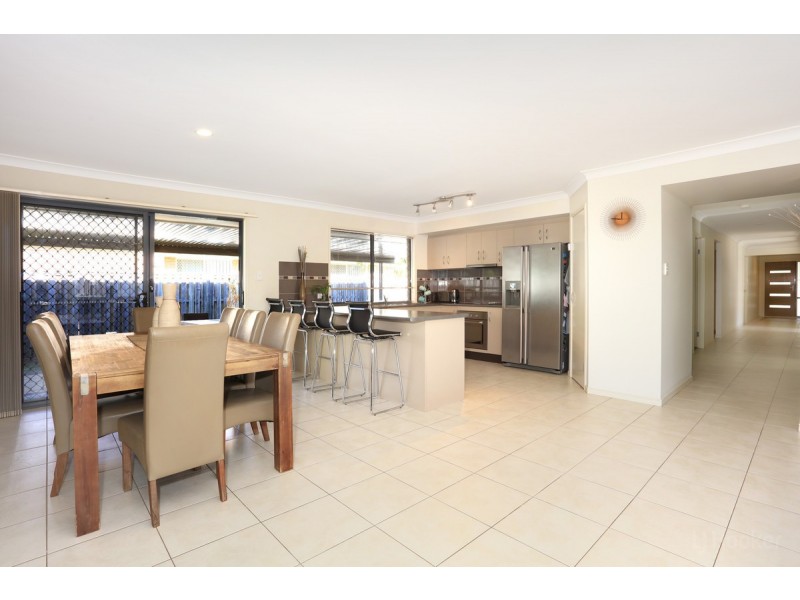 35 Bowley Street, Pacific Pines QLD 4211