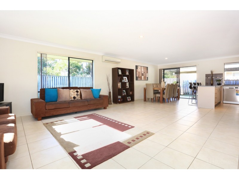 35 Bowley Street, Pacific Pines QLD 4211