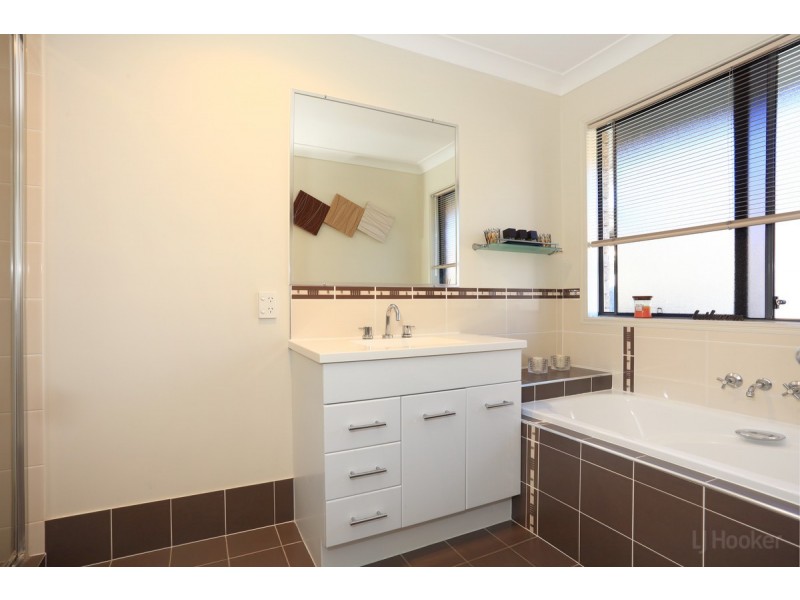 35 Bowley Street, Pacific Pines QLD 4211