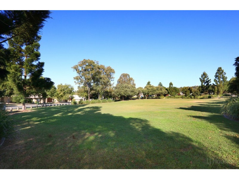 35 Bowley Street, Pacific Pines QLD 4211