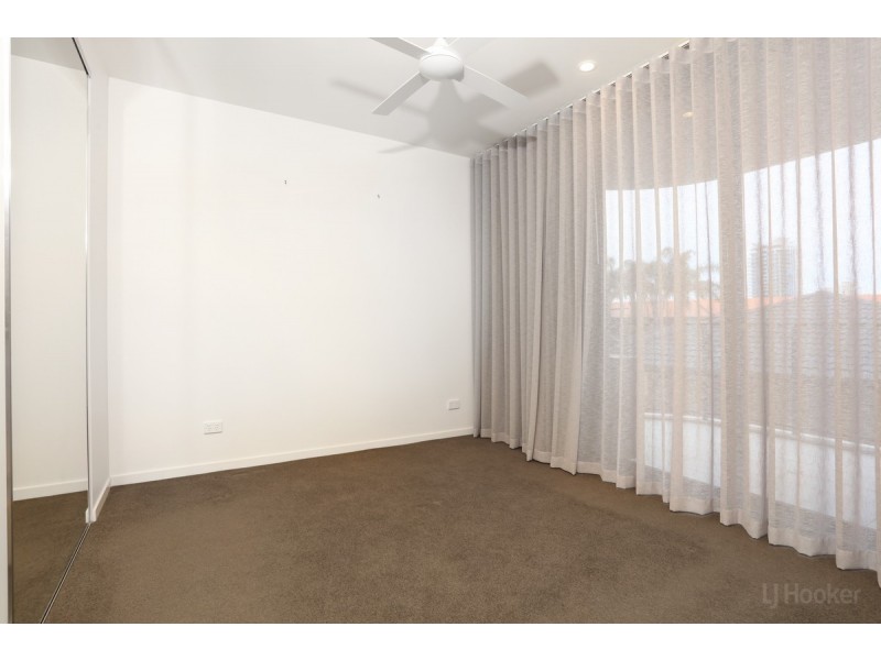 307/110-112 Frank Street, Labrador QLD 4215