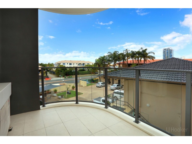 307/110-112 Frank Street, Labrador QLD 4215