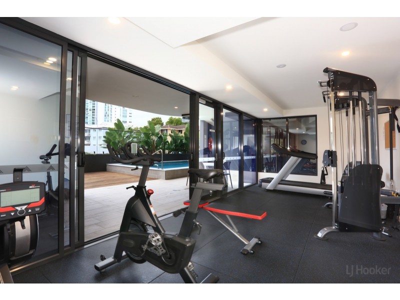 307/110-112 Frank Street, Labrador QLD 4215