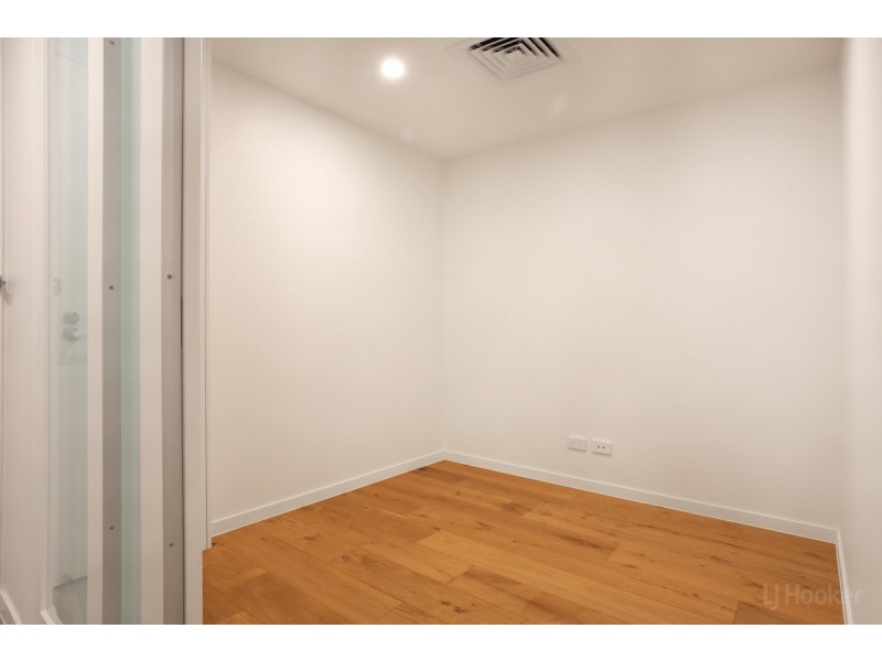 307/110-112 Frank Street, Labrador QLD 4215