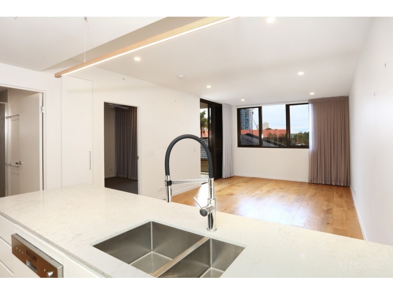 307/110-112 Frank Street, Labrador QLD 4215