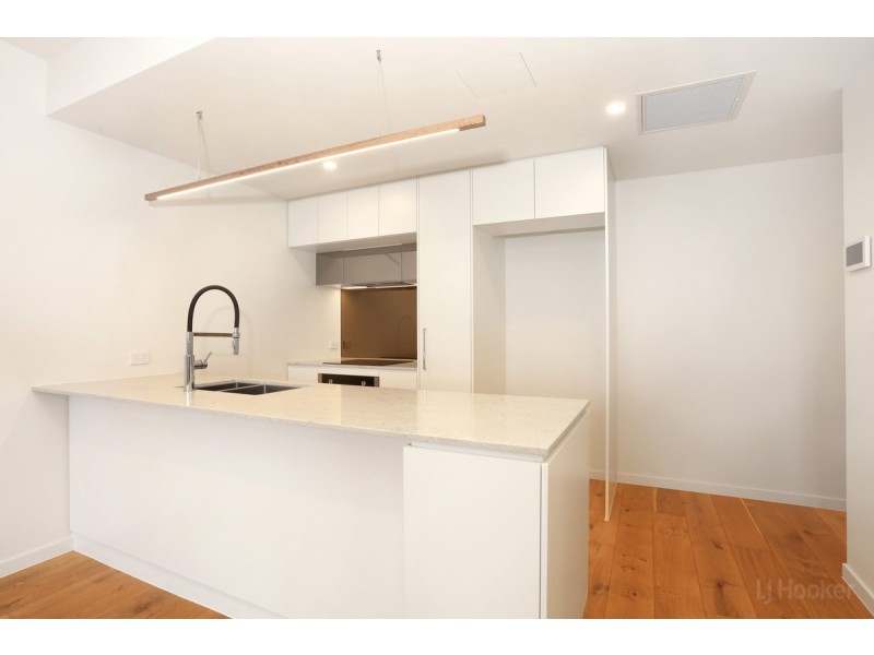 307/110-112 Frank Street, Labrador QLD 4215