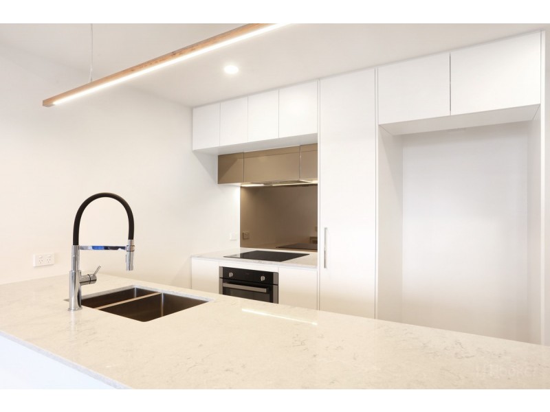 307/110-112 Frank Street, Labrador QLD 4215