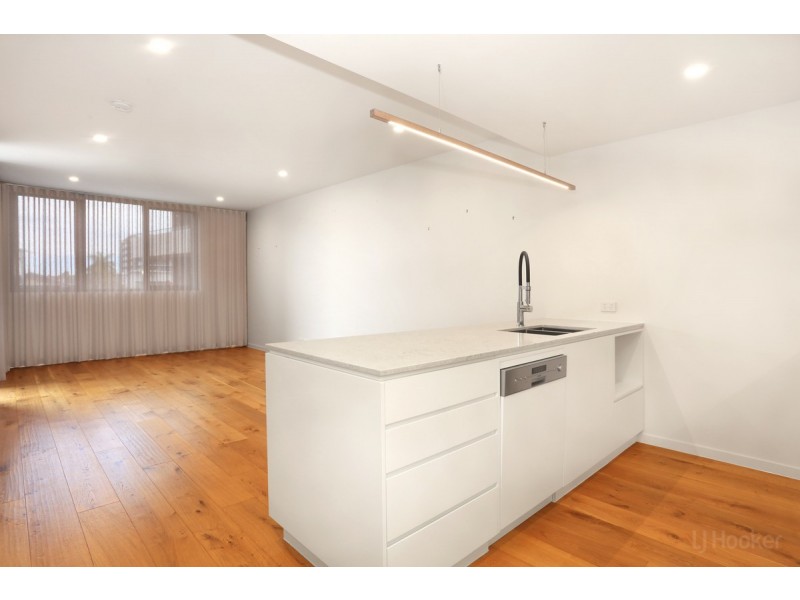 307/110-112 Frank Street, Labrador QLD 4215