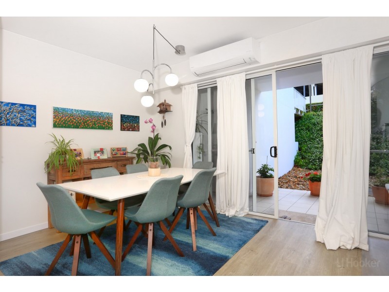 8/98 University Drive, Varsity Lakes QLD 4227