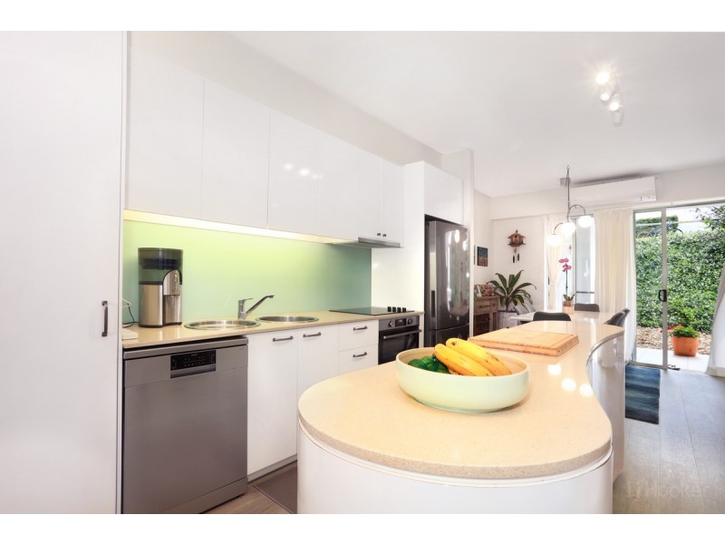 8/98 University Drive, Varsity Lakes QLD 4227