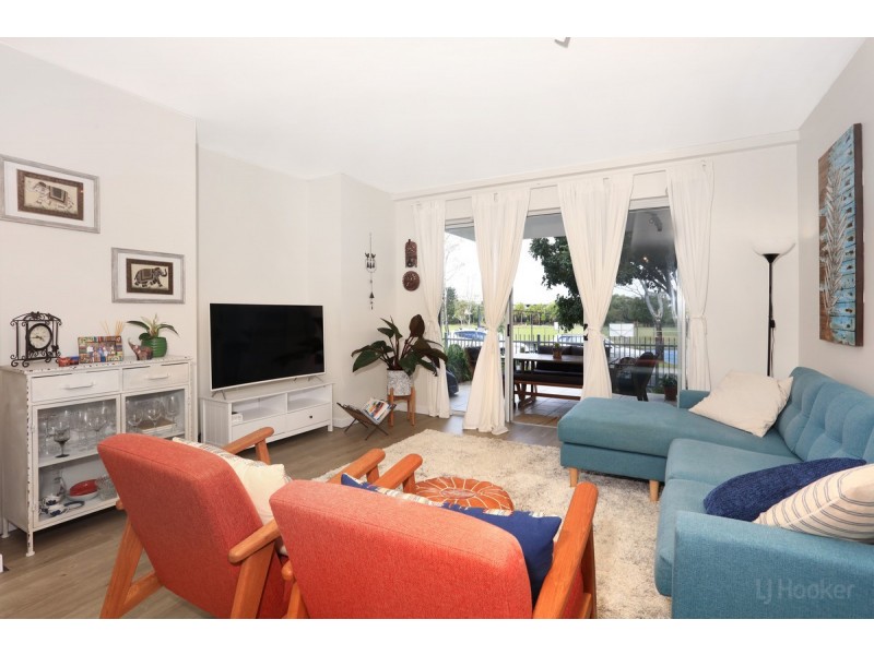 8/98 University Drive, Varsity Lakes QLD 4227