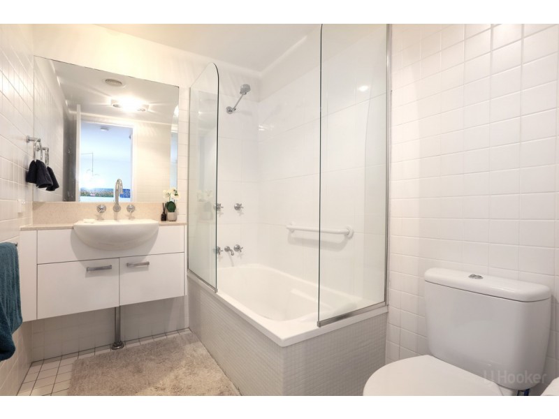 8/98 University Drive, Varsity Lakes QLD 4227