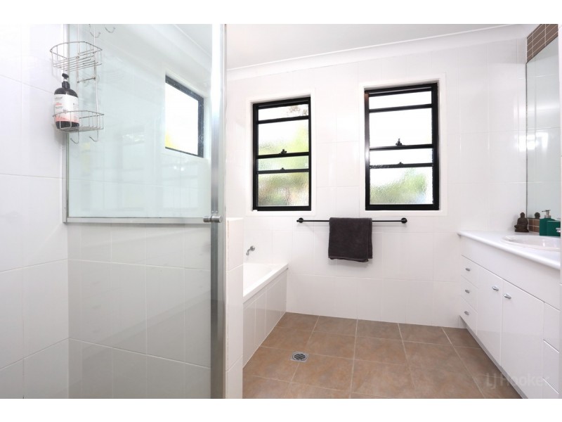 1/368 Pine Ridge Road, Coombabah QLD 4216