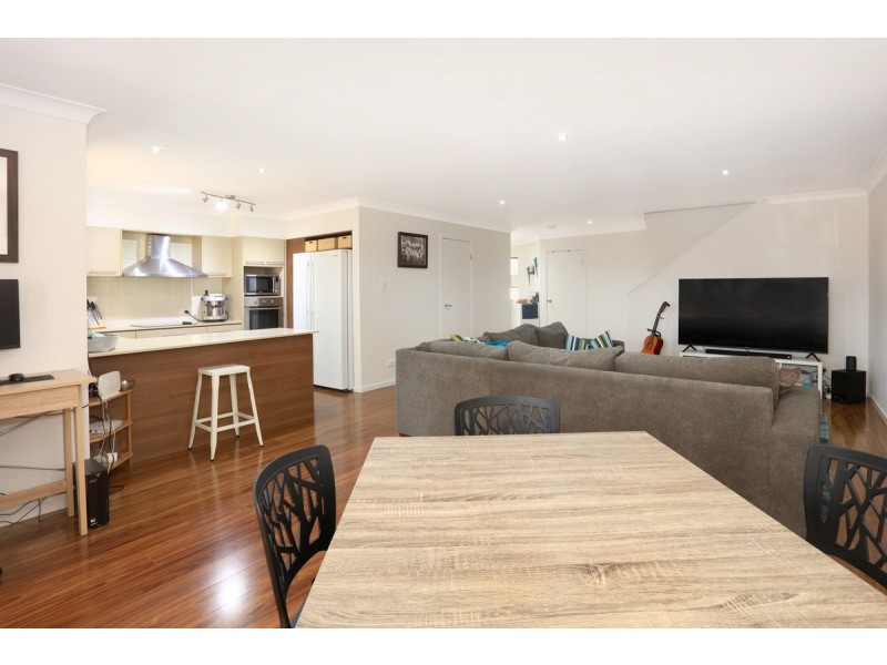 1/368 Pine Ridge Road, Coombabah QLD 4216