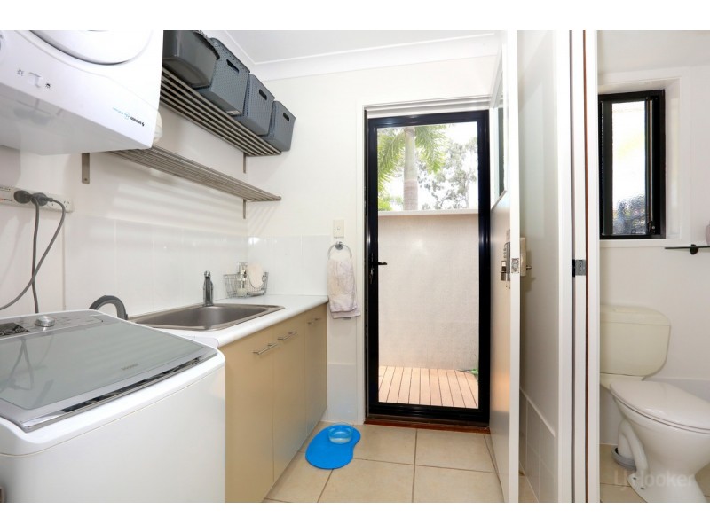 1/368 Pine Ridge Road, Coombabah QLD 4216