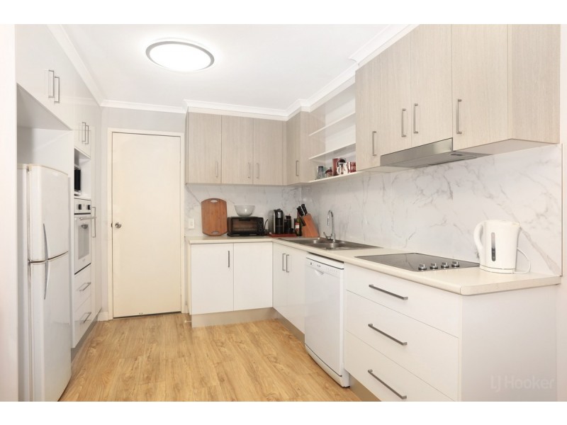 1/5 Kangaroo Avenue, Coombabah QLD 4216