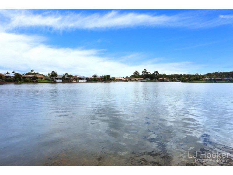 1/5 Kangaroo Avenue, Coombabah QLD 4216