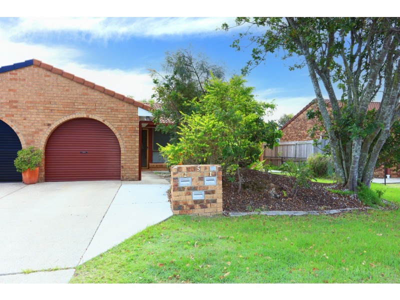 1/5 Kangaroo Avenue, Coombabah QLD 4216