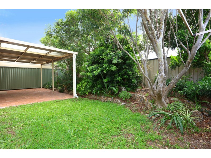 1/5 Kangaroo Avenue, Coombabah QLD 4216
