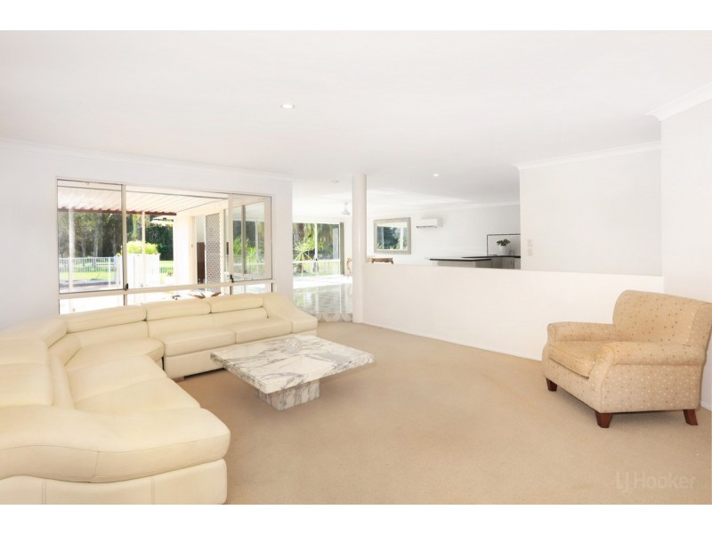 7 Edgeworth Place, Helensvale QLD 4212