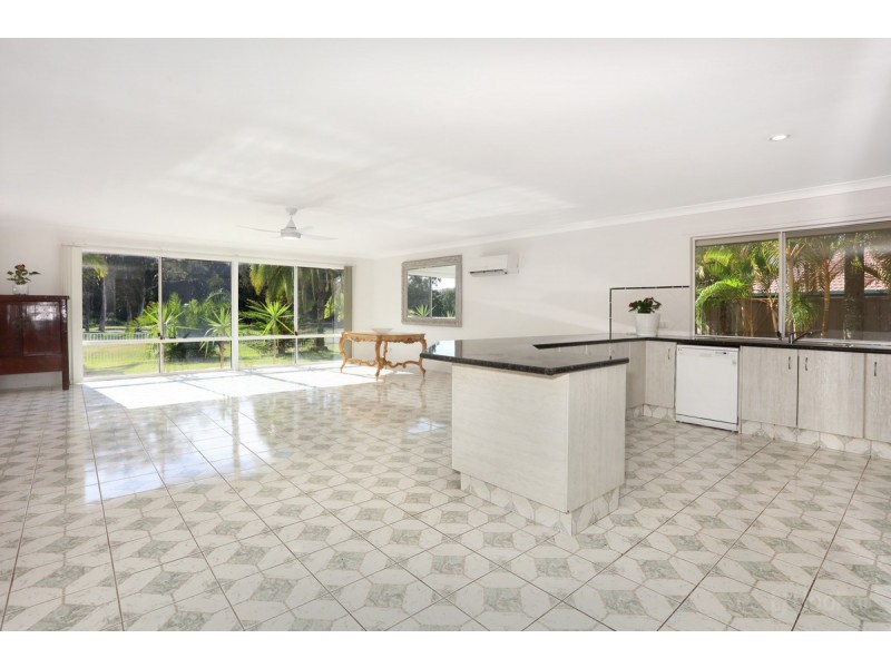 7 Edgeworth Place, Helensvale QLD 4212