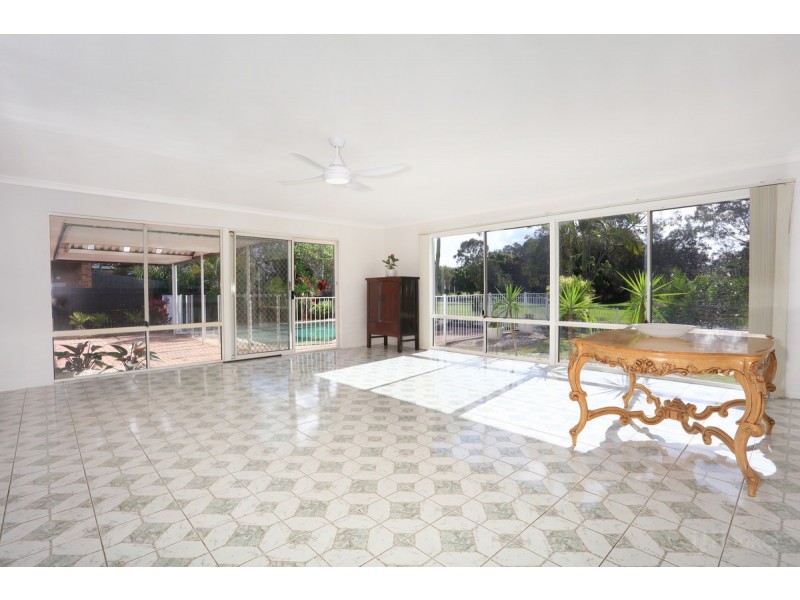 7 Edgeworth Place, Helensvale QLD 4212